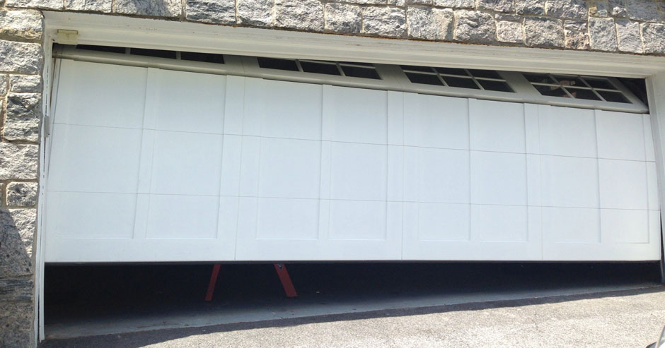 Broken garage door repairs Pleasant Prairie